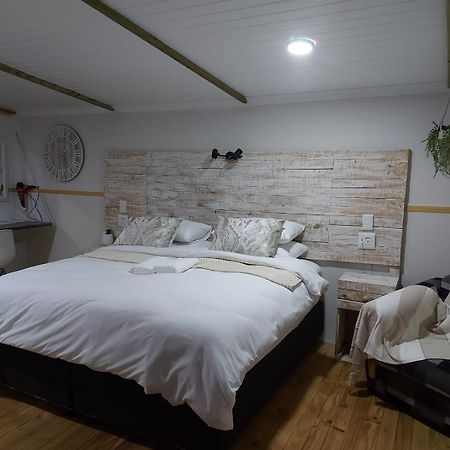 Villa Mariss Guesthouse Kraaifontein ภายนอก รูปภาพ