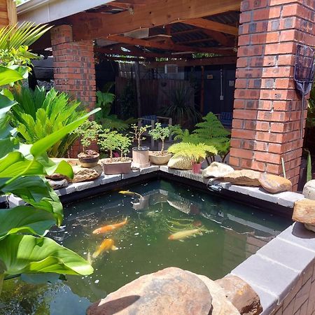 Villa Mariss Guesthouse Kraaifontein ภายนอก รูปภาพ