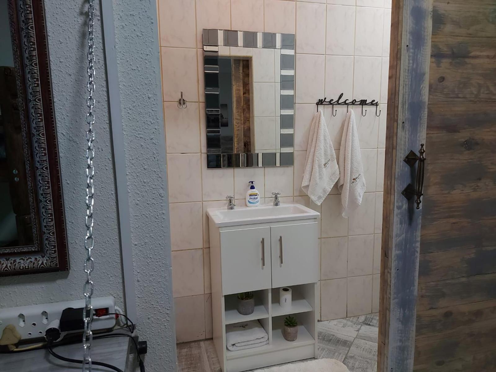 Villa Mariss Guesthouse Kraaifontein ภายนอก รูปภาพ