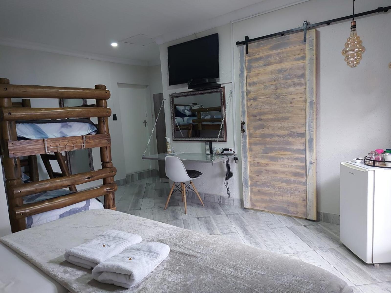 Villa Mariss Guesthouse Kraaifontein ภายนอก รูปภาพ